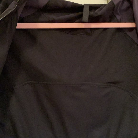 Lululemon | New Pack it up jacket (size4) - Picture 11 of 14